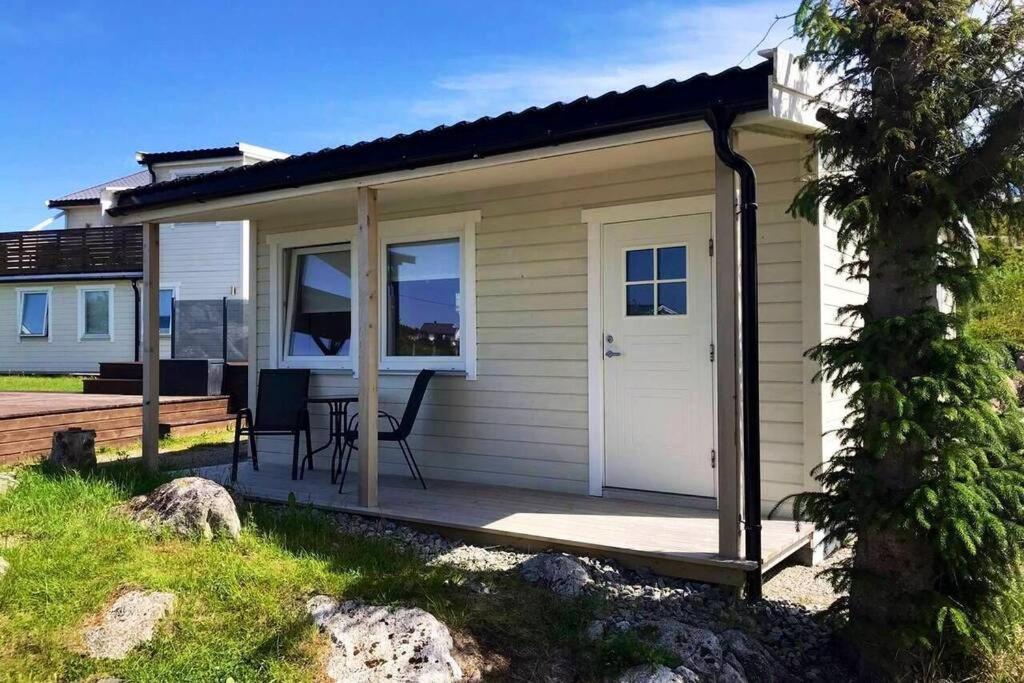 Feriehus Med Sjoutsikt Satra Exterior photo